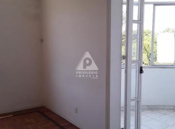Apartamento · 126m² · 3 Quartos · Apartamento de 3 quartos, muito claro, arejado, indevassável, vista livre, sala ampla com varanda. a