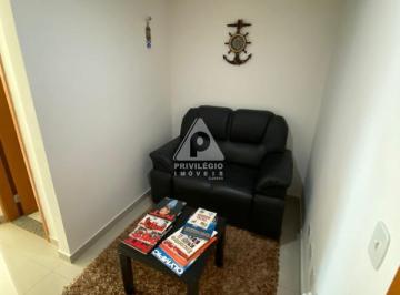 Comercial · 30m² · 1 Vaga · Excelente oportunidade de sala comercial toda reformada e modernizada com vaga na garagem.