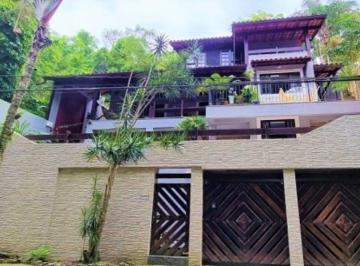 Casa de 4 quartos, Niterói · Pendotiba, Muriqui. Casa 4 quartos, Suíte, Espaço Gourmet, e muita área verde.