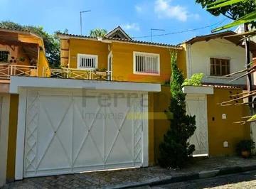 Casa · 155m² · 3 Quartos · 2 Vagas · Excelente sobrado em rua sem saída