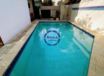 Casa · 571m² · 5 Quartos · 2 Vagas · Casa Espaçosa no Embaré com Piscina e Churrasqueira