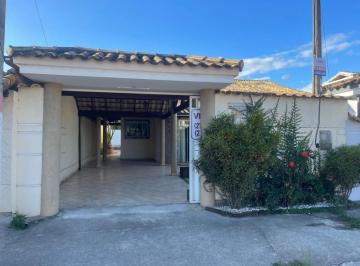 Foto 01 · Casa com piscina e área de lazer completa em ótima localização em Itaipuaçu!