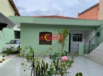 Casa · 330m² · 5 Quartos · 5 Vagas · Imóvel amplo à venda com 5 quartos, sendo 1 suíte, e 3 banheiros.