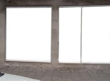 Comercial , São Paulo · Loja com +- 240 m², sendo 7 metros de frente com +- 34 metros de fundos.