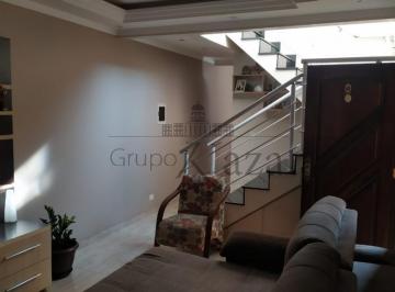 Casa · 125m² · 3 Quartos · 2 Vagas · Casa Sobrado - Residencial União - 3 Dormitórios - Suíte - 110m².