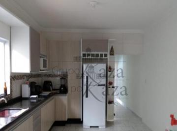 Casa · 160m² · 3 Quartos · 3 Vagas · Casa - Jardim Santa Inês I - 3 Dormitórios - 206.06m².