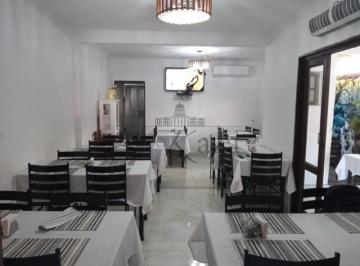 Comercial · 138m² · Ponto Comercial com Edícula - Cidade Morumbi - 138m².