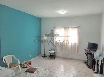 Casa · 180m² · 3 Quartos · 4 Vagas · Casa - Parque Residencial Flamboyant - 120m² - 3 Dormitórios.