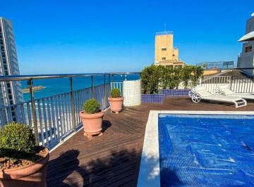 Apartamento · 186m² · 3 Quartos · 2 Vagas · Cobertura À VENDA na praia das Pitangueiras no Guarujá.