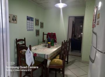 Casa · 170m² · 3 Quartos · 2 Vagas · Casa