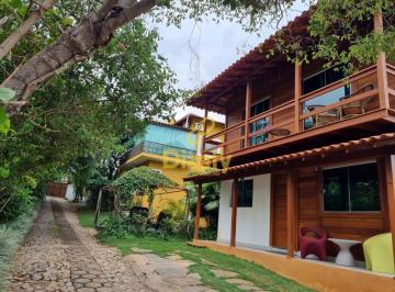 Casa · 1500m² · Belíssimo condomínio particular com 7 casas. A descrição abaixo trata-se da casa