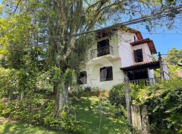 1510d64afe8f0184d3461927b13cab4328db509b · Casa de 4 quartos em Condominio Fechado