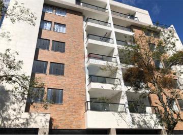 Apartamento · 180m² · 5 Quartos · 3 Vagas · Excelente cobertura de 5 quartos, sendo um suíte, duas salas com varandas, 3 vagas de garagem,Vale d