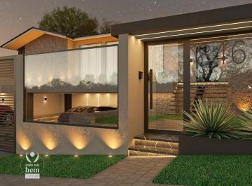 8567a3a94cb6aa644ddee7af02ec096e1172a0fb · Casa Térrea de 332m² com terreno de 740m² em Curitiba/PR.