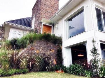 Casa · 399m² · 3 Quartos · 4 Vagas · Casa em Gramado em um dos melhores condomínios da cidade