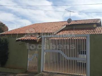 Casa · 366m² · 3 Quartos · 2 Vagas · Ótima localização