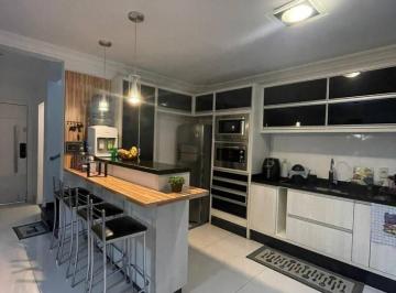 b5dad3e322d14ed7a06d27d27c41fb68621639fa · Linda casa Triplex em Balneário Camboriú