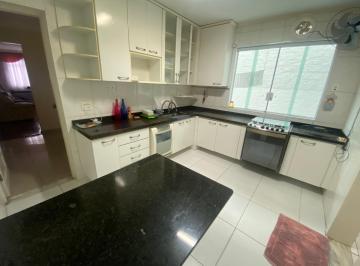 Casa de 3 quartos, São Paulo · SOBRADO NA V. UNIVERSITÁRIA C/ 3 DORMS; SUÍTE, 2 VAGAS.