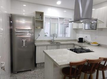 Casa de 3 quartos, São Paulo · CASA NA V. UNIVERSITÁRIA C/ 3 QUARTOS; 1 SUÍTE, 3 VAGAS DE GARAGEM.