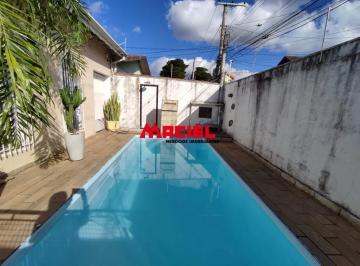Casa · 125m² · 2 Quartos · 5 Vagas · MOTORAMA CASA LOTE INTEIRO COM PISCINA