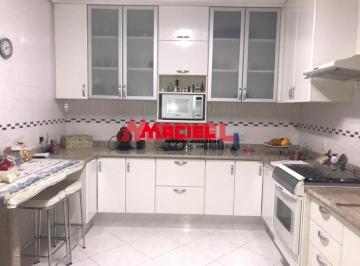 Casa · 191m² · 3 Quartos · 4 Vagas · Casa Condomínio em Caçapava