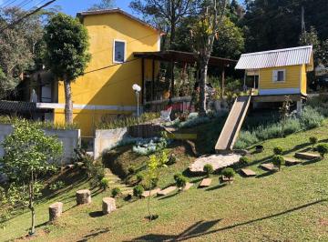 Casa · 400m² · 3 Quartos · 2 Vagas · Sobrado para venda no Condomínio Parque Suíça, meio a Serra da Cantareira com 400 metros quadrados