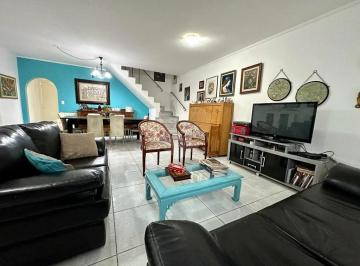 Casa de 4 quartos, São Paulo · Sobrado 4 quartos, 2 suítes e amplo quintal nos fundos no bairro CASA VERDE!