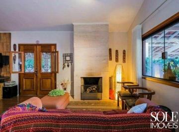 Casa · 470m² · 3 Quartos · 2 Vagas · Bosque do Corrupira - Casa Térrea com 3 Suítes, Área Gourmet e Piscina em Condomínio Estilo Chácaras