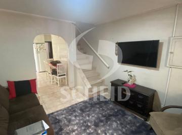 Casa · 190m² · 3 Quartos · Sobrado em area comercial!! precisa reforma