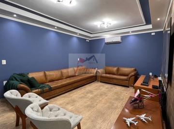 Casa · 300m² · 5 Quartos · 2 Vagas · Casa com 5 quartos em condomínio fechado