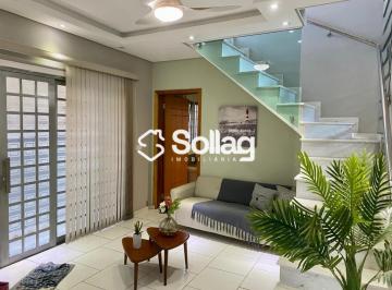 Casa · 216m² · 4 Quartos · 2 Vagas · Casa à venda em Vinhedo- interior de São Paulo.