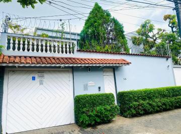 Casa · 332m² · 3 Quartos · 2 Vagas · Sobrado com 332m² com 3 dormitórios sendo 2 suítes no Jardim Europa.