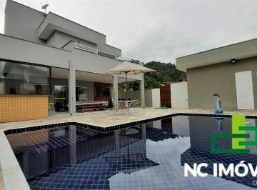 Casa · 200m² · 4 Quartos · 3 Vagas · Venda e Temporada | Lindo e Elegante Sobrado no Mar Verde