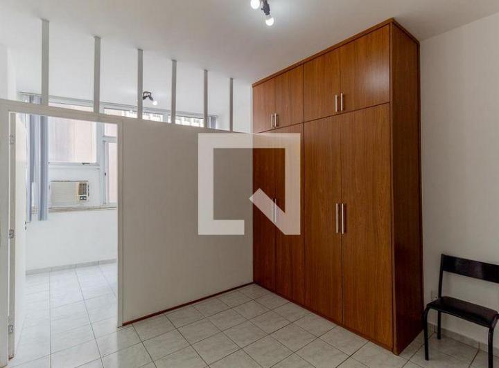 Foto do imóvel - Sobre o imóvel: imperdível! Excelente localização, com dois ambientes, armário guarda-roupas.