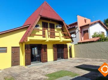 Casa · 127m² · 4 Quartos · 3 Vagas · CASA BEIRA MAR 3 QUARTOS ESTILO CHALÉ SUIÇO EDÍCULA ITANHAÉM SP