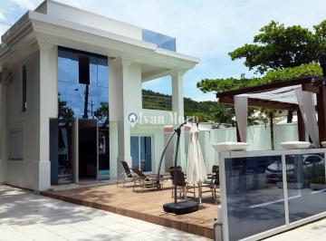 Casa · 490m² · 5 Quartos · 3 Vagas · Casa frente mar com piscina em Daniela - Florianópolis – SC