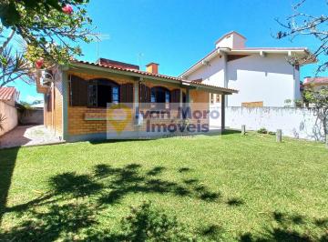 Casa · 150m² · 3 Quartos · 3 Vagas · Casa em Daniela - aluguel temporada - Florianópolis – SC