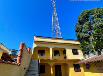 Casa · 120m² · 3 Quartos · Sobrado Centro - Magé