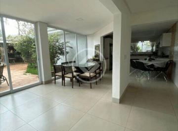 Casa · 316m² · 4 Quartos · 4 Vagas · Sobrado à venda em Goiânia/GO