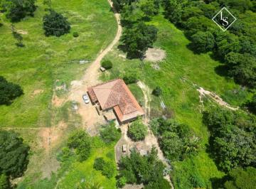 Rural · 2204ha · 1 Quarto · Fazenda Jequitinhonha/MG com 2.204,25ha. Casas, currais, as margens do córrego Prates, pastagem