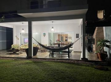 Casa de 3 quartos, Ubatuba · Sobrado a venda em Ubatuba