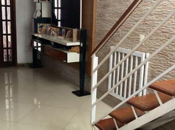 Casa de 3 quartos, São Gonçalo · Excelente duplex com 3 quartos!