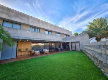 Casa · 570m² · 4 Quartos · 5 Vagas · Imoveis - em Candelária