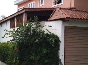 Casa · 128m² · 3 Quartos · 3 Vagas · Casa com 3 quartos, 1 Suíte e 3 Vagas.