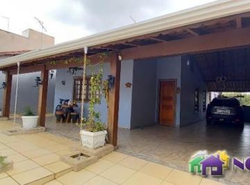 Foto 01 · Casa de 5 quartos com suíte e 4 vagas de garagem no Jardim Zeni em Jaguariúna-SP!