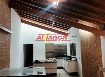Casa · 260m² · 2 Quartos · 4 Vagas · Casa térrea com 2 quartos sendo 2 suítes, localizada em Jardim Santa Emilia - Guarulhos - SP