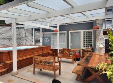 Casa · 300m² · 4 Quartos · 2 Vagas · Casa Triplex para Venda em Panorama Teresópolis-RJ
