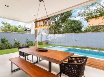 Casa · 270m² · 5 Quartos · 4 Vagas · Casa à venda na Barra do Sahy! Venha conferir!