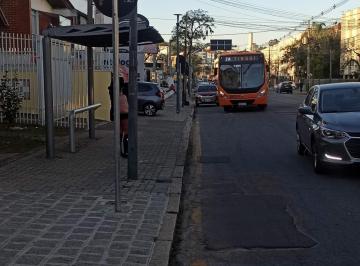 Comercial · 546m² · 8 Quartos · 12 Vagas · Loja ampla no Bairro Bacacheri