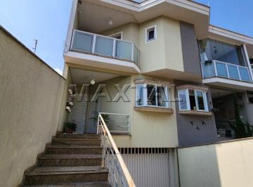 Casa · 238m² · 4 Quartos · 6 Vagas · Sobrado no bairro Água Fria com 4 dormitórios, 3 suítes, 6 vagas de garagem.